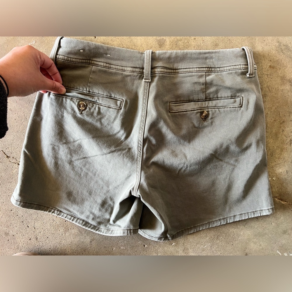 American Eagle Green Midi Stretch Shorts - Picture 2 of 5